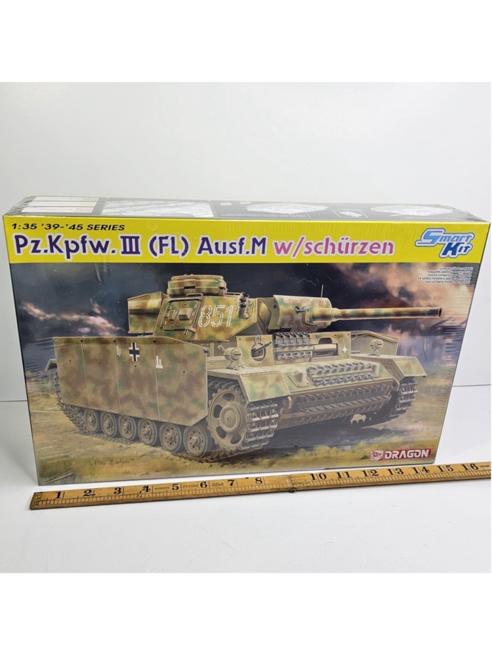 SEALED Dragon 6776 1:35 Pz.Kpfw. III (FL) Ausf. M w/ Schurzen Smart Kit NEW
